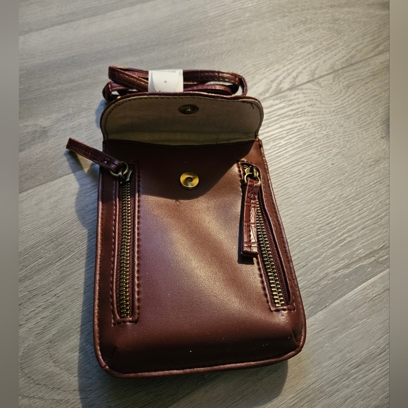 Crossbody Multi Zipper & Snap Closure with Pockets Burgundy - Picture 3 of 4
